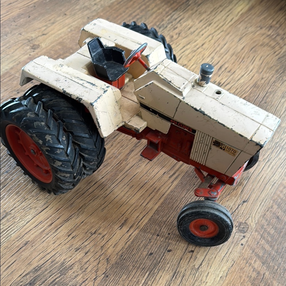 Vintage metal Case toy tractor